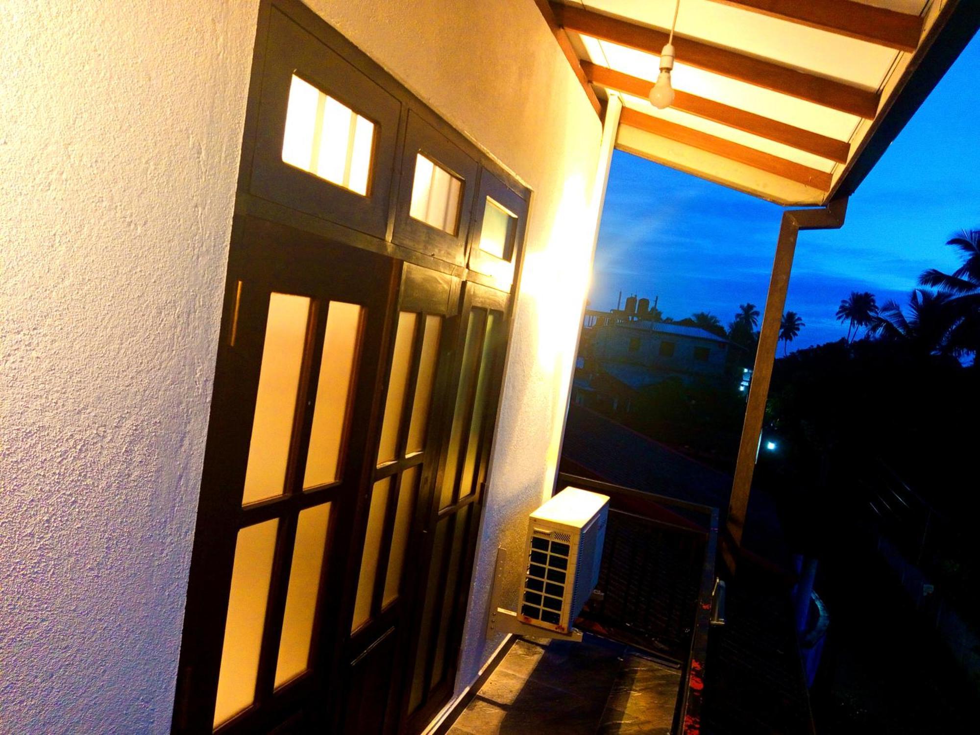 Olu Bunk Apartment Dikwella Exterior foto